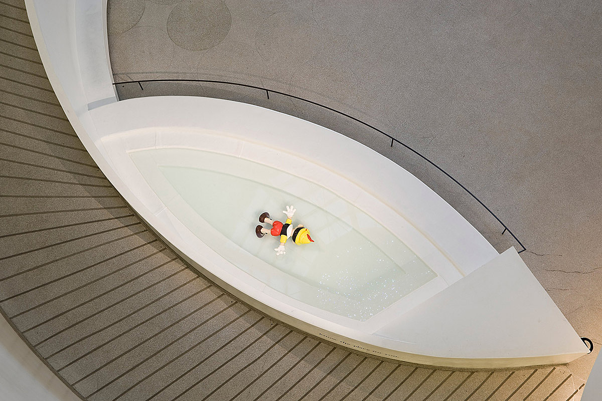 Maurizio Cattelan, Daddy Daddy al Guggenheim: opera concettuale contemporanea con documentazione museale